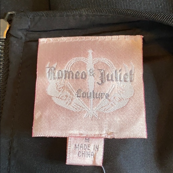 Romeo & Juliet Couture dress - Picture 5 of 7